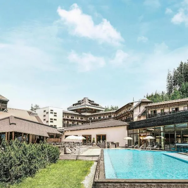 卡奇山法肯斯特诺俱乐部酒店，位于卡奇山口的酒店