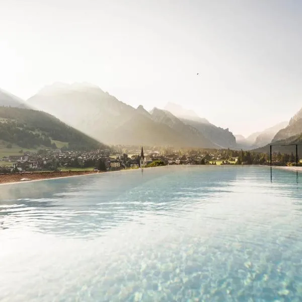 Excelsior Dolomites Life Resort，位于圣维吉利奥的酒店