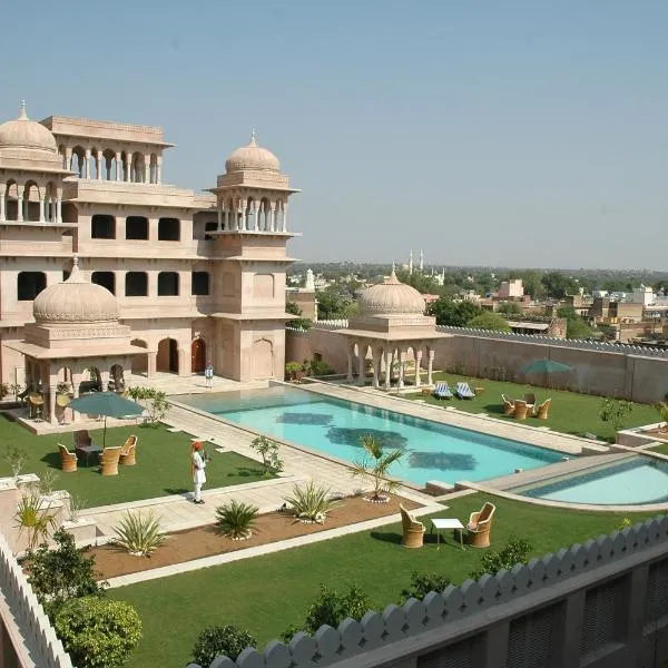 Hotel Castle Mandawa，位于Fatehpur的酒店
