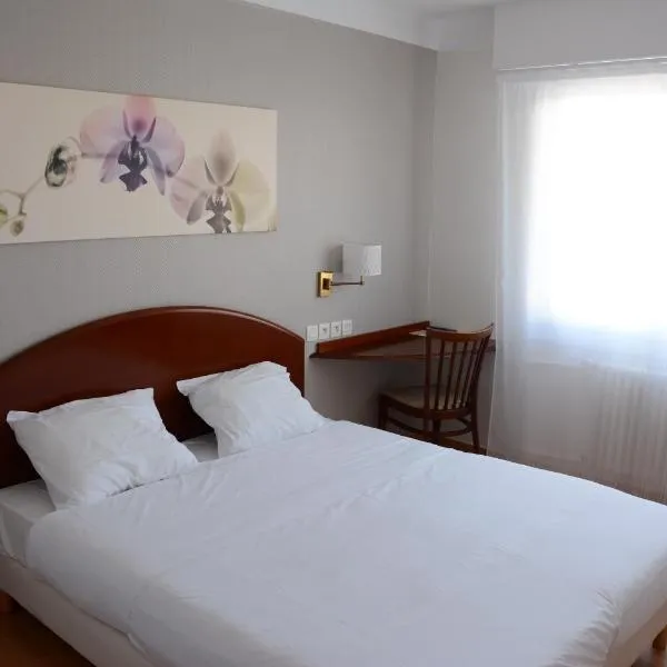 Logis Le Petit Trianon，位于圣布里文莱丝皮恩的酒店