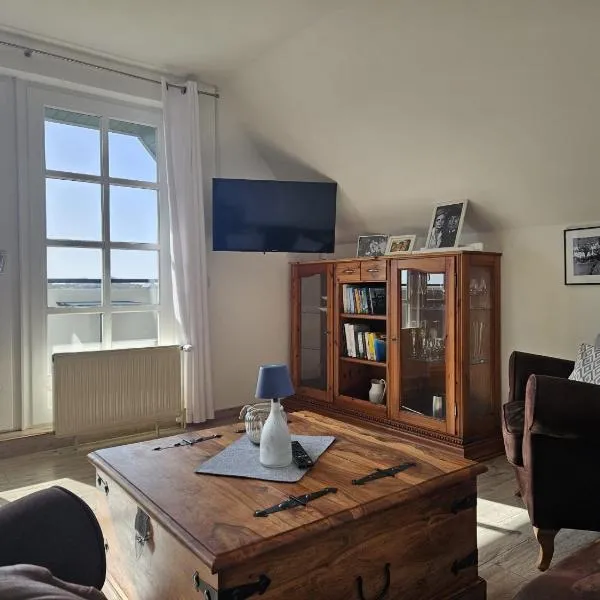 Ferienwohnung Leuchtturmblick，位于佩尔沃姆的酒店