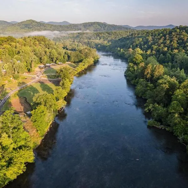 Asheville River Cabins，位于Arden的酒店