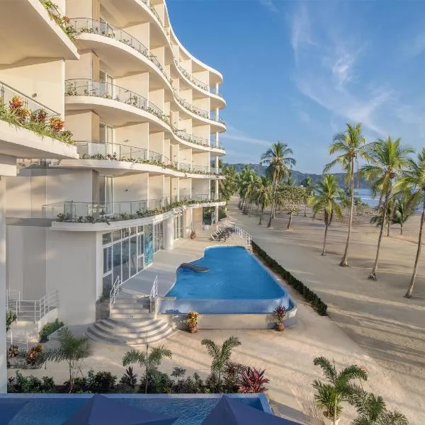 Clarita's Beach Bar & Resort, WorldHotels Elite，位于雅科的酒店