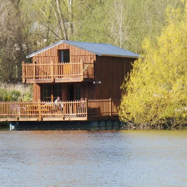Cabanes flottantes et gîtes au fil de l'eau，位于Colleville的酒店