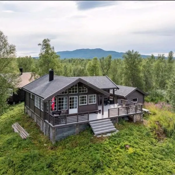 Wilderness Villa with the panorama lakeview，位于Silsand的酒店