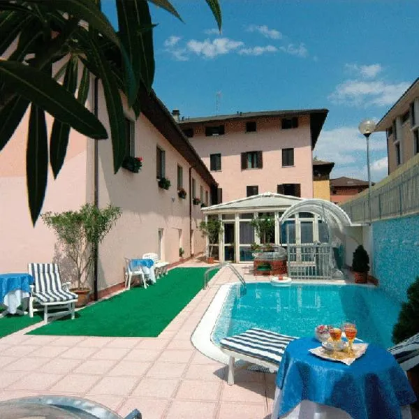 Albergo Due Spade，位于卡尔多纳佐的酒店