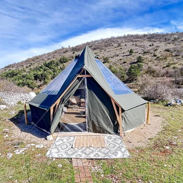 Tente Lodge transparente a 45 min de Nice VOIE LACTEE，位于Bézaudun-les-Alpes的酒店