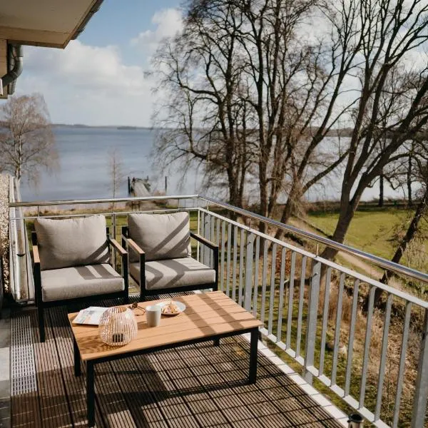 Plöner See bei Plön mit Panoramablick，位于德尔绍的酒店