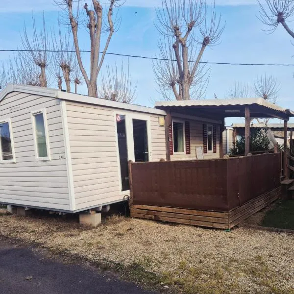Mobil-Home Le Dahlia-MH34，位于塞里尼昂的酒店