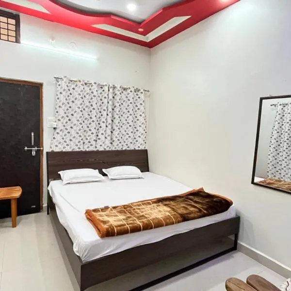 tHE AARYAN VATIKA HOMESTAY MAIHAR，位于Maihar的酒店