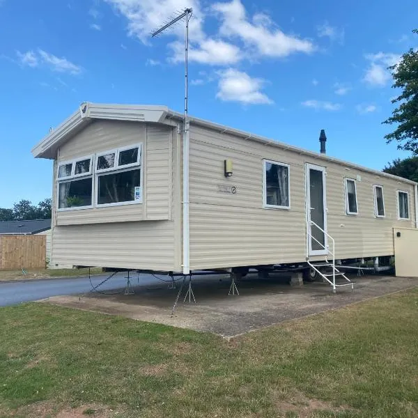 Static home sleeps 6，位于Dawlish Warren的酒店