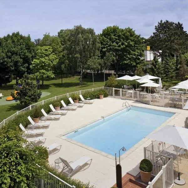 诺富特尔艾敏思波罗朱里斯凡尔纳酒店，位于博沃的酒店