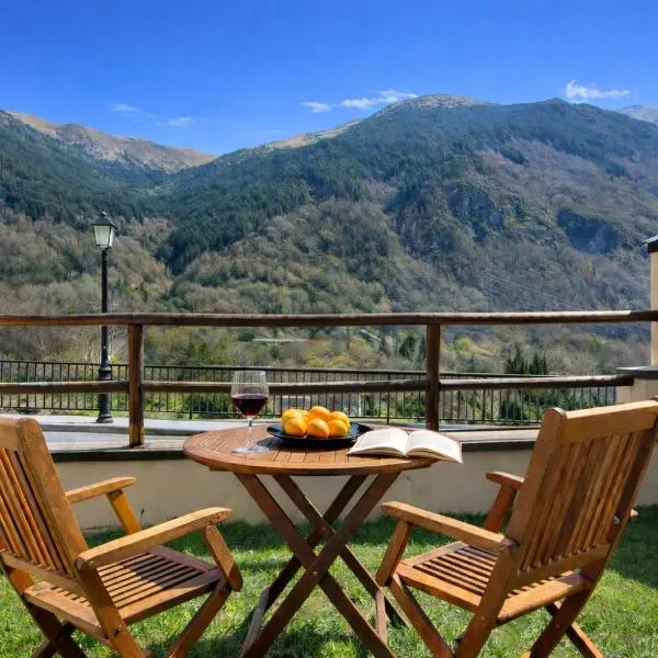Apartamento Vall Fosca con espectaculares vistas y jardín privado，位于Torre de Capdella的酒店