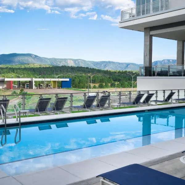 Hotel Polaris，位于科罗拉多斯普林斯的酒店