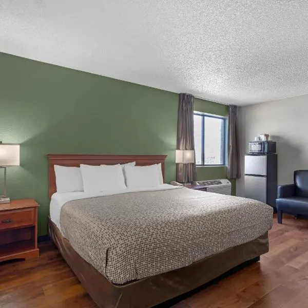 Econo Lodge Longmont East，位于朗蒙特的酒店