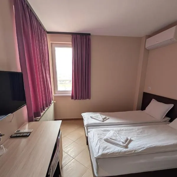 Hotel Poli，位于布拉戈耶夫格勒的酒店