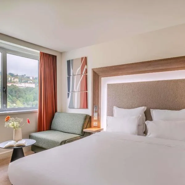 Novotel Lyon Centre-Confluence Bord de Saone，位于里昂的酒店