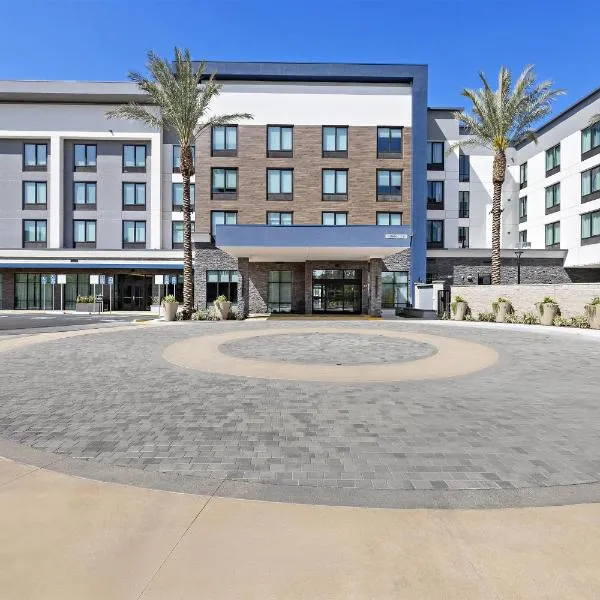 Hampton Inn By Hilton Ontario Airport,位于安大略的酒店