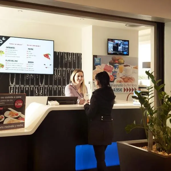 莱里达宜必思快捷酒店，位于莱里达的酒店