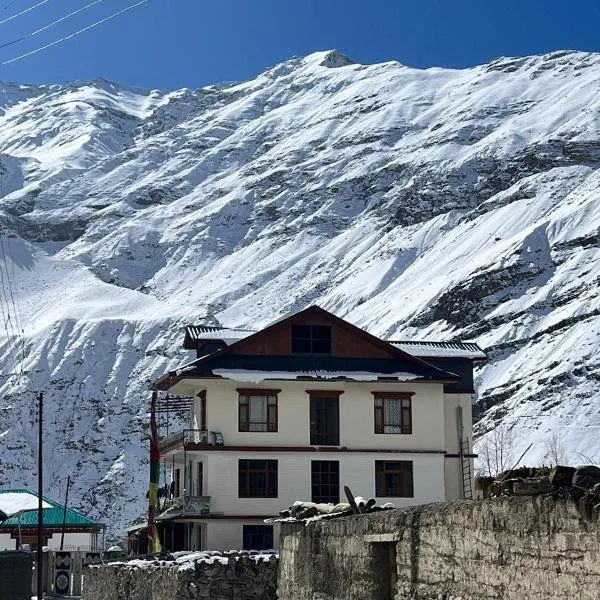 Tenzin brothers homestay，位于Tabo的酒店