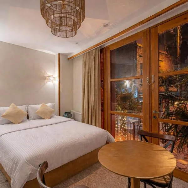 Palm Tbilisi Boutique Hotel，位于第比利斯的酒店