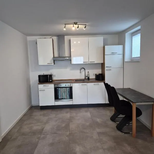 Moderne Ferienwohnung am Kasseler Stadtrand，位于Fuldatal的酒店