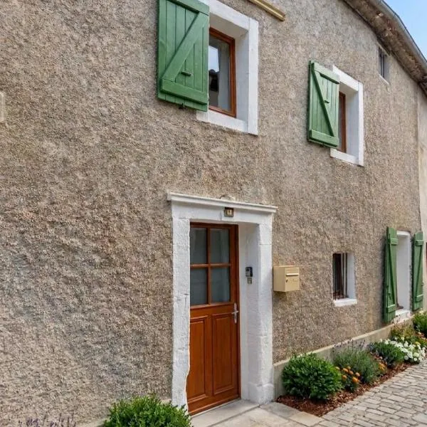 Maison de village cosy, 2 chambres, classée 3 étoiles, BRAM 11，位于Bram的酒店