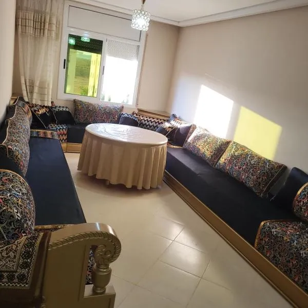 appartement NADOR wifi gratuit clima mobile，位于Selouane的酒店