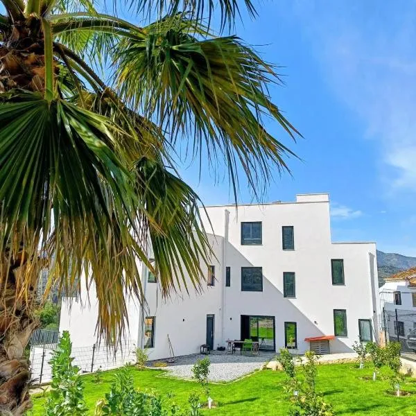 Casa la Perla Solo adultos，位于Béznar的酒店