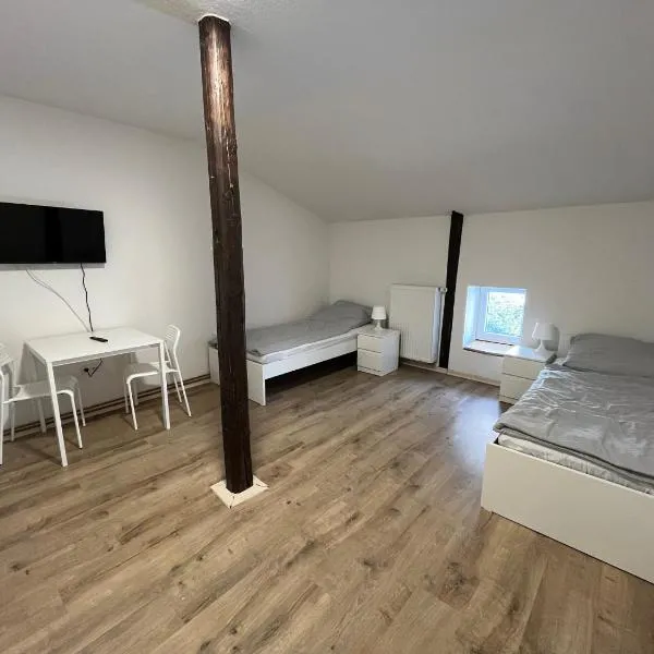 Zweibettzimmer nah der A7 Tarp，位于Jerrishoe的酒店