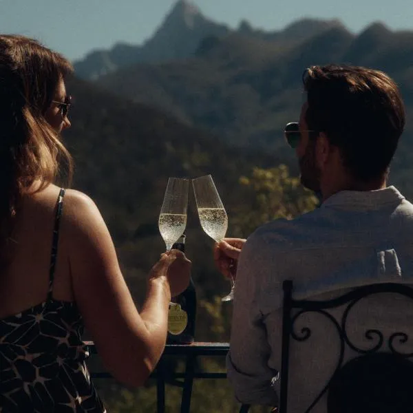 Le Case di Rosie, Tuscan Mountain View apartment, Pool，位于Gragnola的酒店