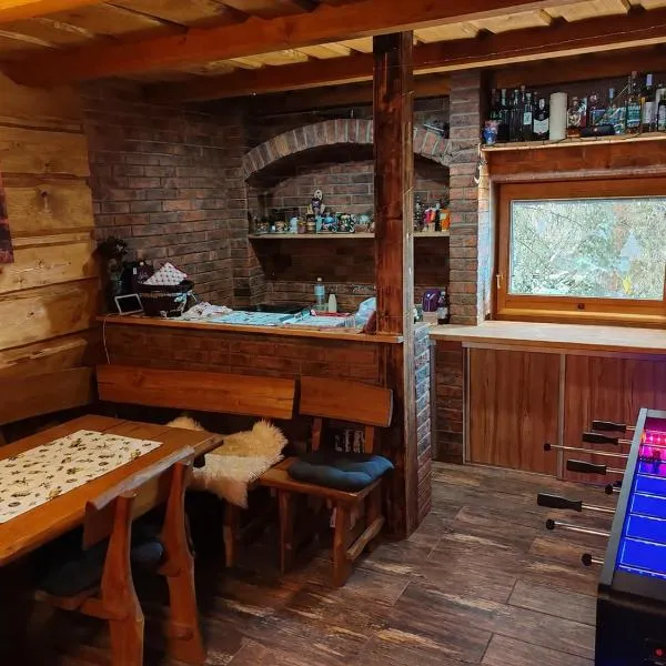 Chata na SAMOTE，位于Jedľové Kostoľany的酒店