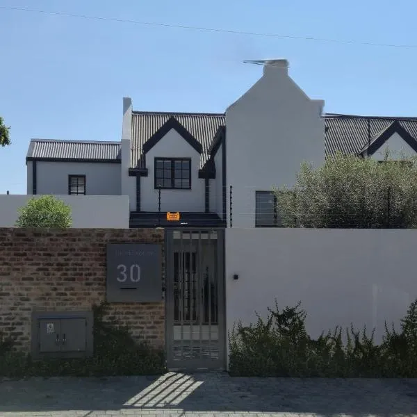 The Village Inn，位于比勒陀利亚的酒店