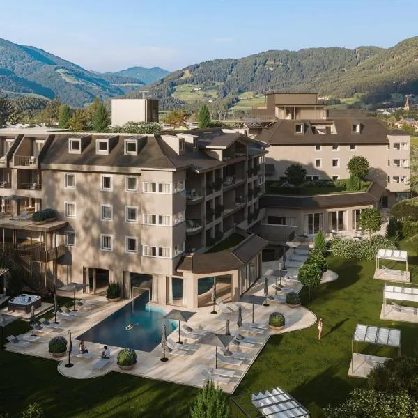 Majestic - Unique Spa Resort，位于布鲁尼科的酒店