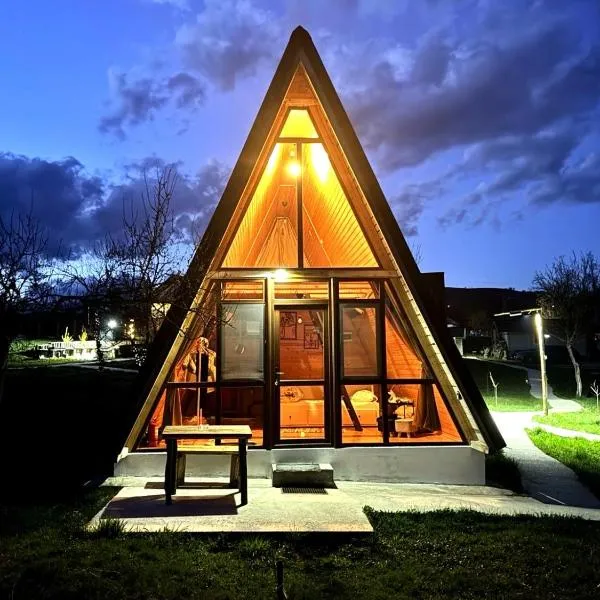 Horezu Cozy Cabin，位于Izvoru Rece的酒店