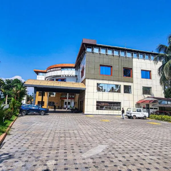Hotel White City,位于North Paravur的酒店