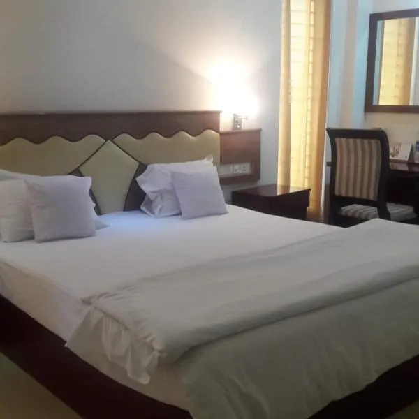 Hotel Crown,位于拉杰沙希的酒店