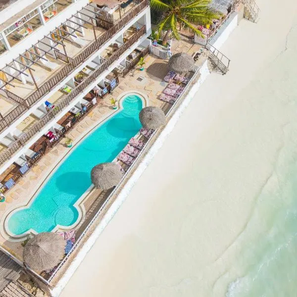 ZAN Island Beach Hotel，位于江比阿的酒店