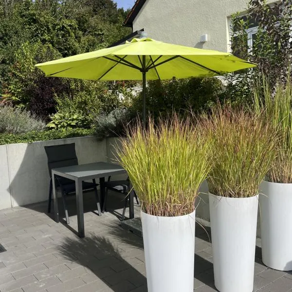 Modern, stylish & close to Karlsruhe，位于Wössingen的酒店