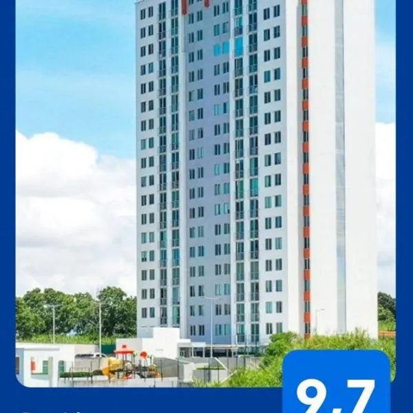 Charming Retreat Heredia: Your Home Away from Home，位于埃雷迪亚的酒店
