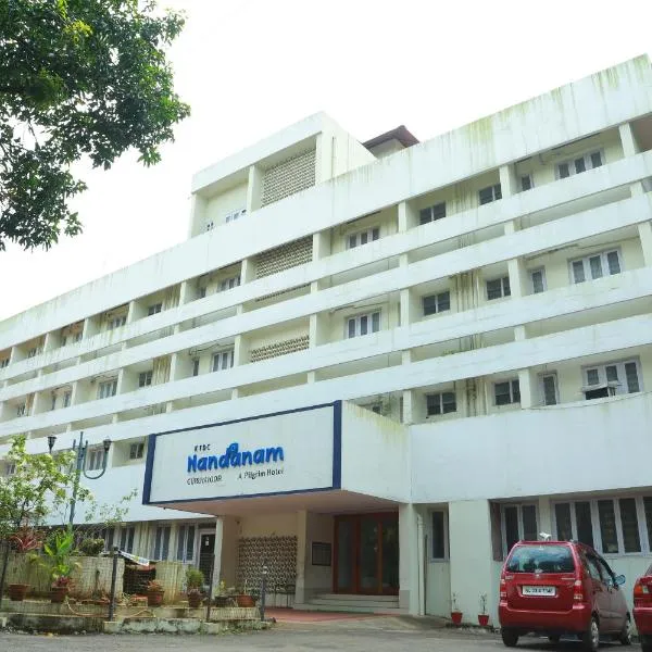 Hotel Nandanam，位于古鲁瓦尤尔的酒店