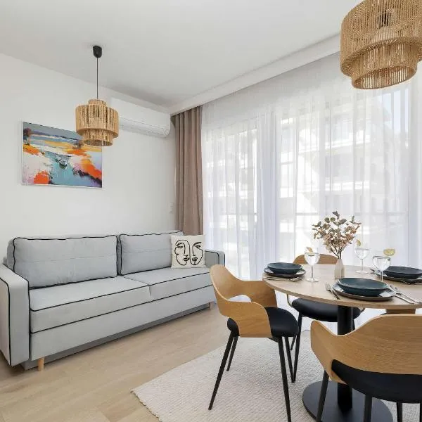Jasny Apartament Milano 12 z Balkonem i Parkingiem by Noclegi Renters，位于米泽德沃兹的酒店