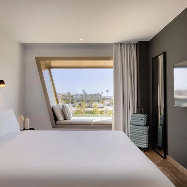 Hotel SB Win 4 Sup，位于略夫雷加特河畔圣费柳的酒店