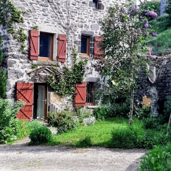 Maison ferme équestre du Ténéré,位于Saint-Jean-Lachalm的酒店