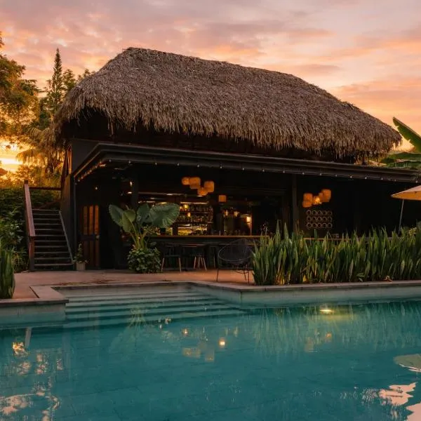 Jungle River Resort，位于奥霍查尔的酒店