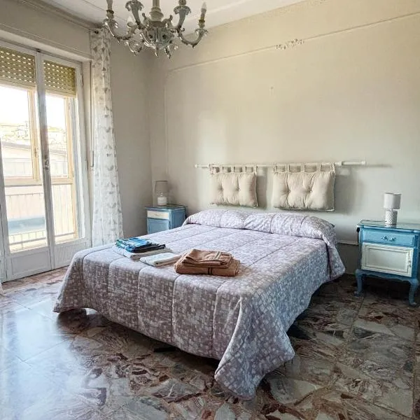 Nina Camera matrimoniale in Appartamento，位于蒙卡列里的酒店