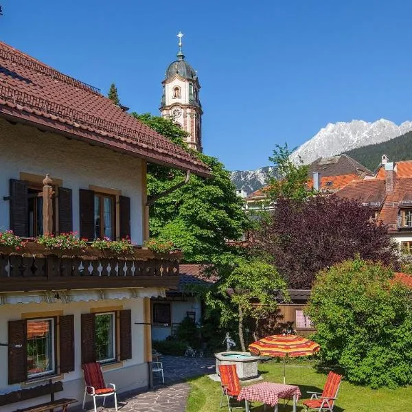 Ferienhaus Spornitz，位于米滕瓦尔德的酒店