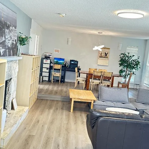 Joe West Vancouver Lodge，位于西温哥华的酒店