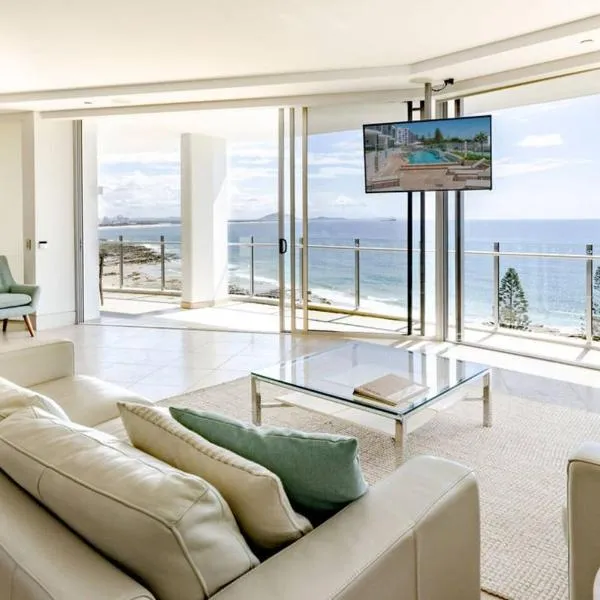 5-Star Beachfront Retreat with Theatre & Pool，位于穆卢拉巴的酒店