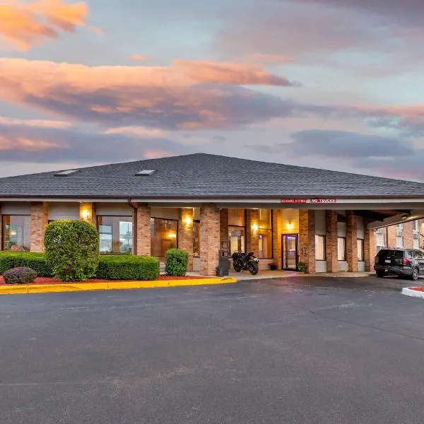 Rodeway Inn Coopersville，位于Coopersville的酒店